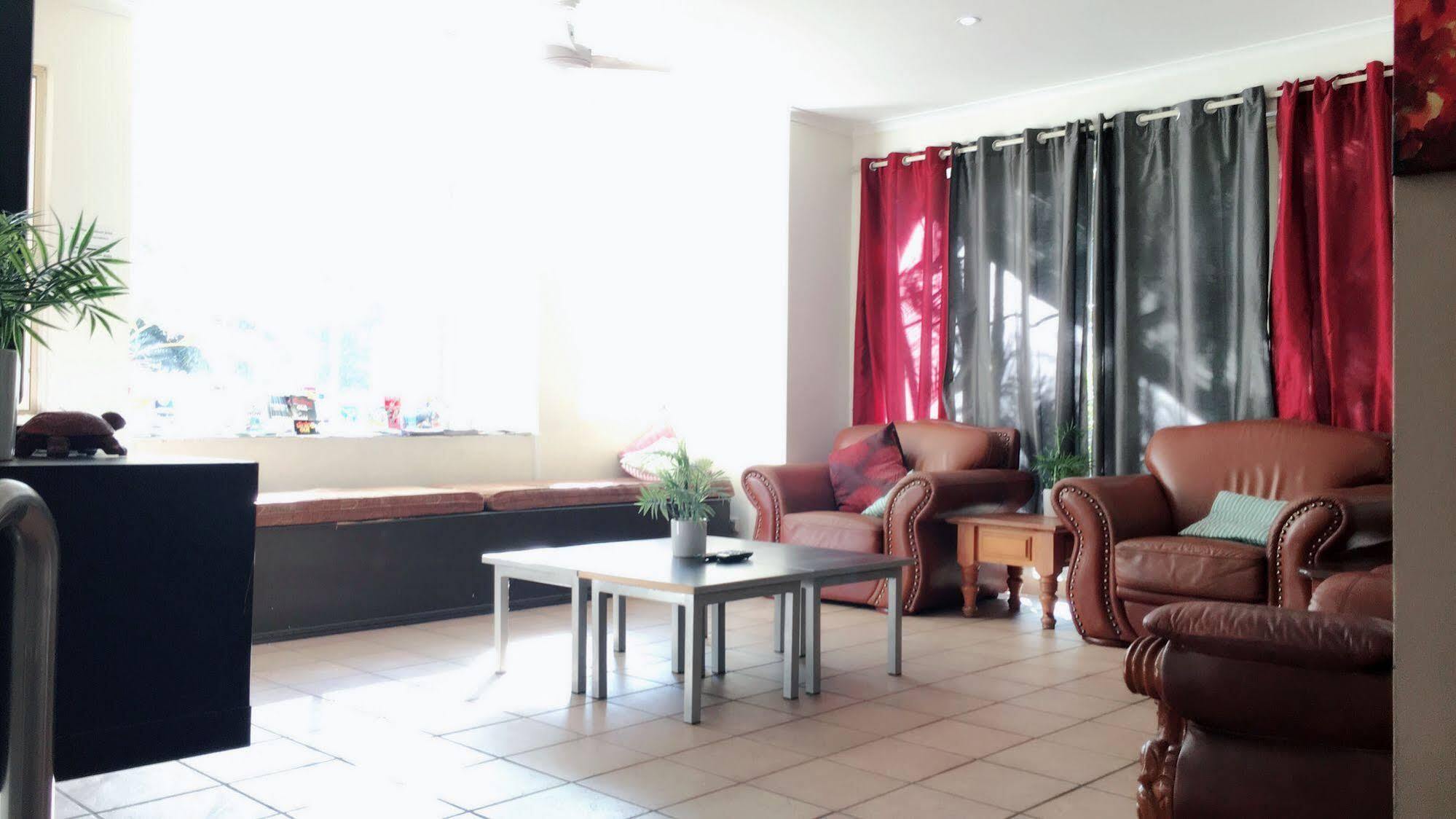 Gold Coast Hostel Buitenkant foto